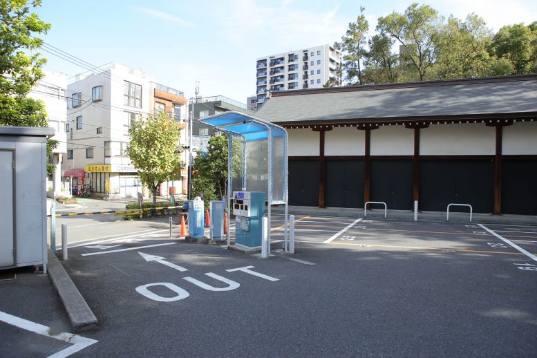 根津神社のコインパーキング