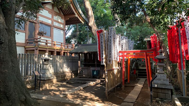 代々木八幡宮の赤い鳥居