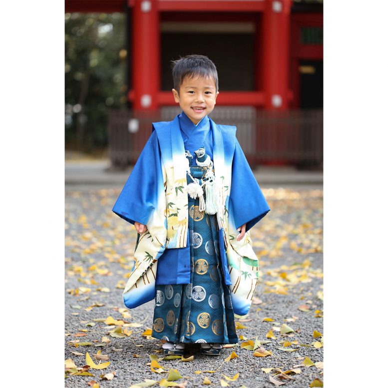 5歳の七五三 赤い鳥居