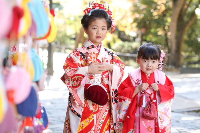 大宮氷川神社で七五三 3歳7歳の姉妹