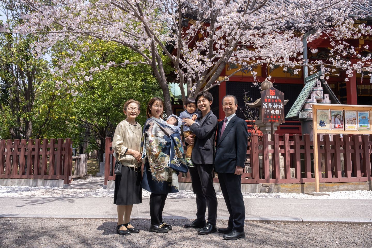 浅草神社　お宮参りの写真撮影