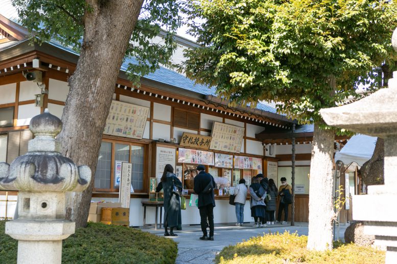 松陰神社の社務所 入口
