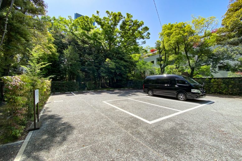 赤坂氷川神社　駐車場