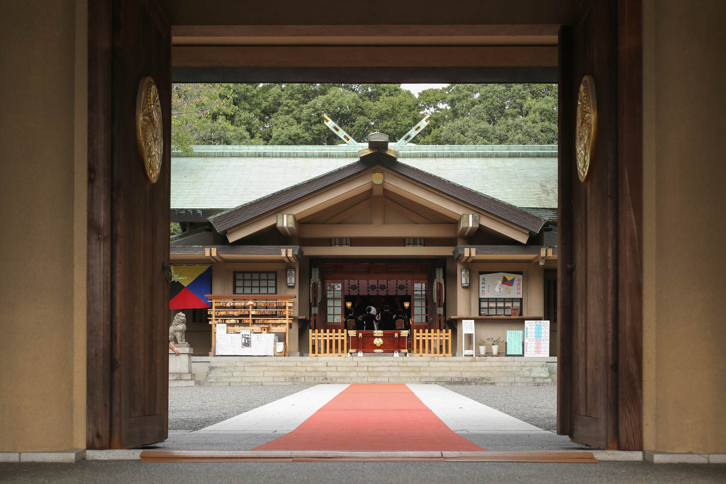 東郷神社　境内の入口