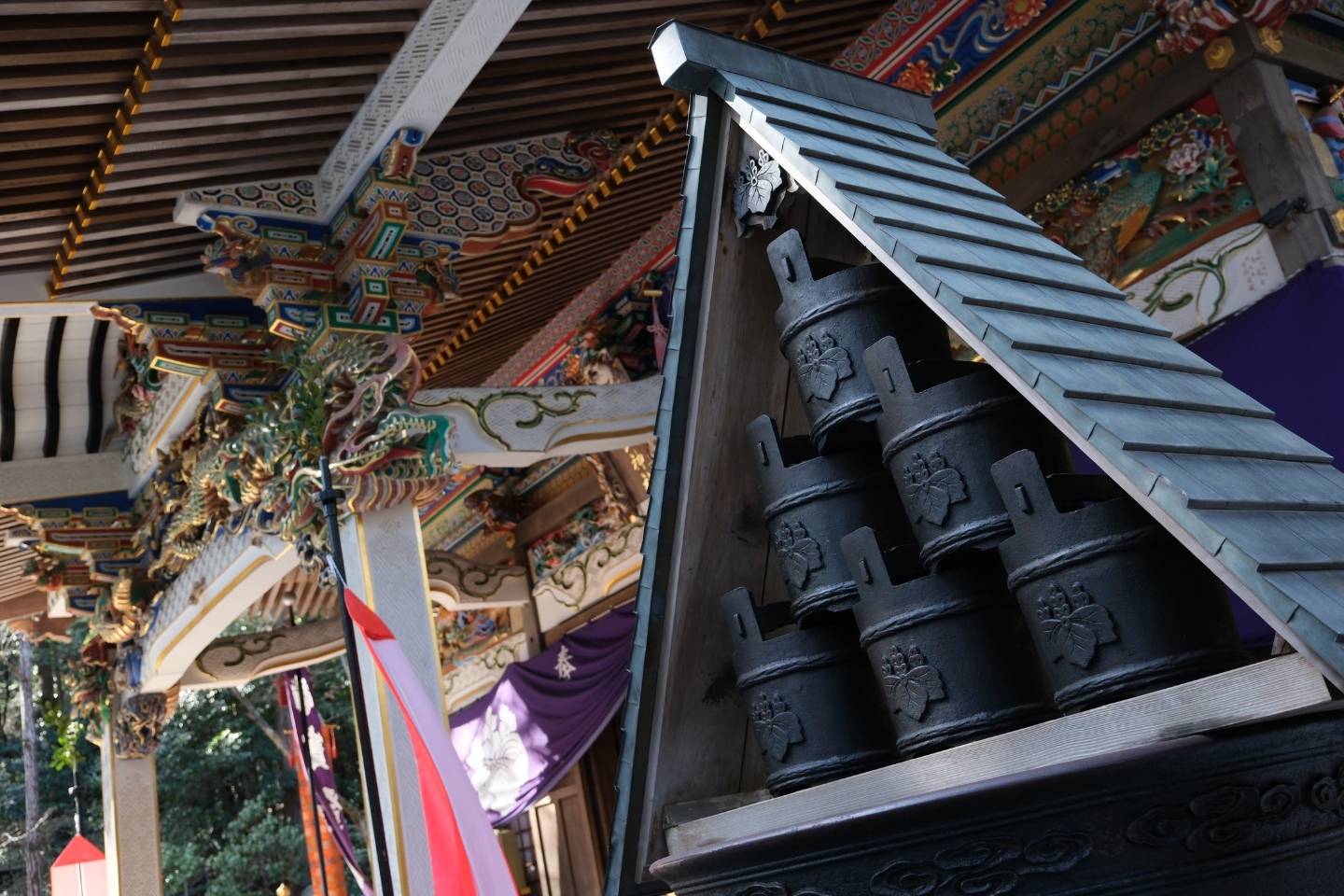 宝登山神社 鋳物製の天水桶