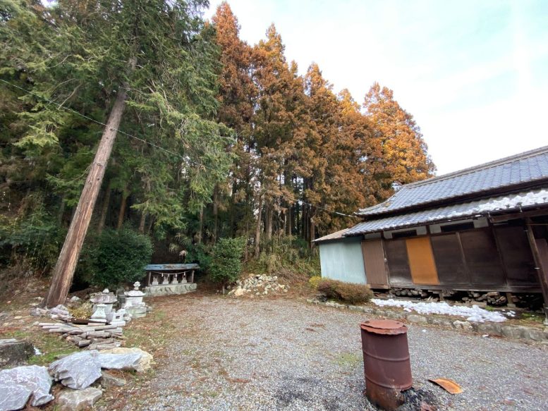 腰越氷川神社 境内の様子その2