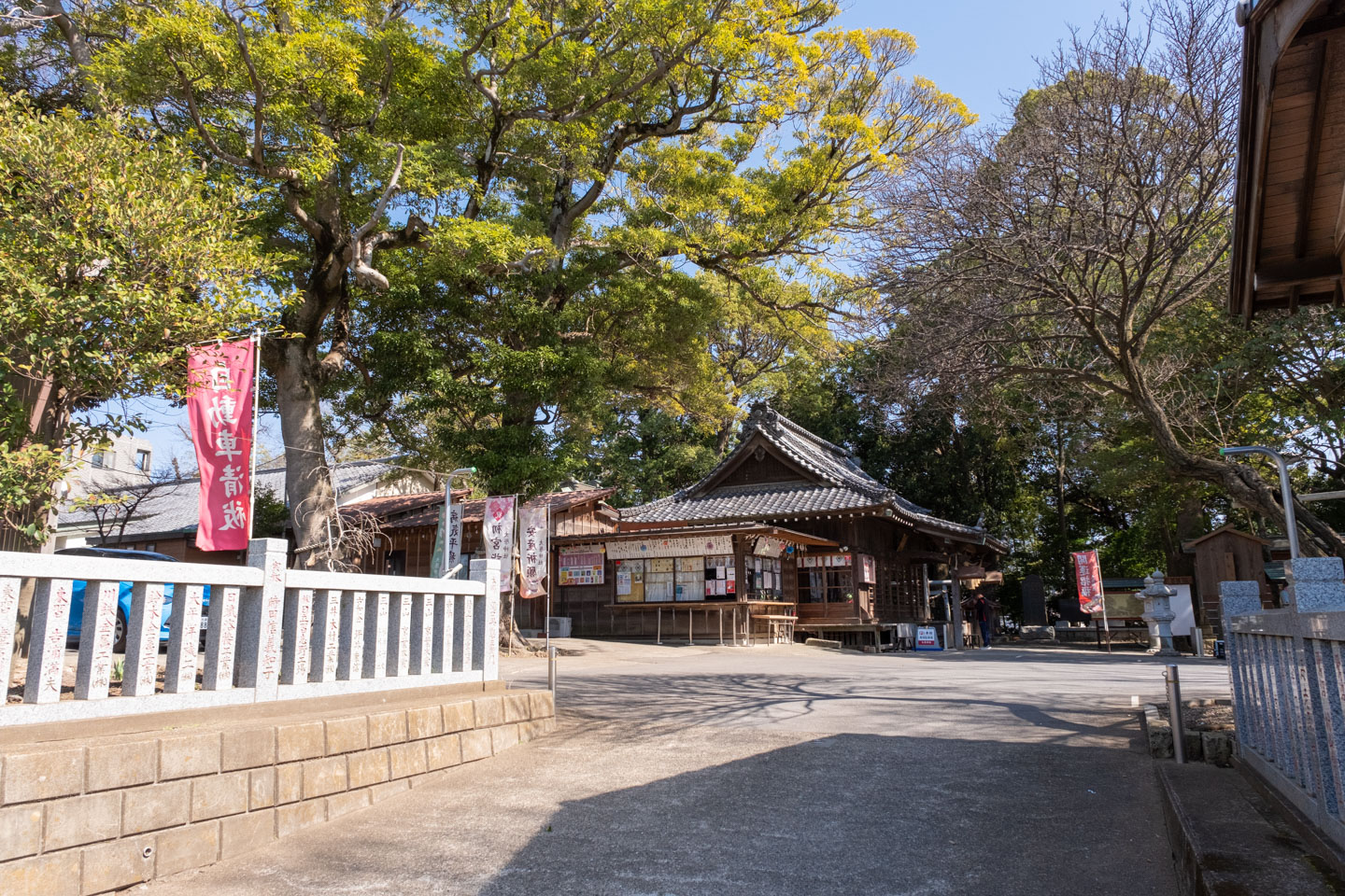 大原神社 車の入口