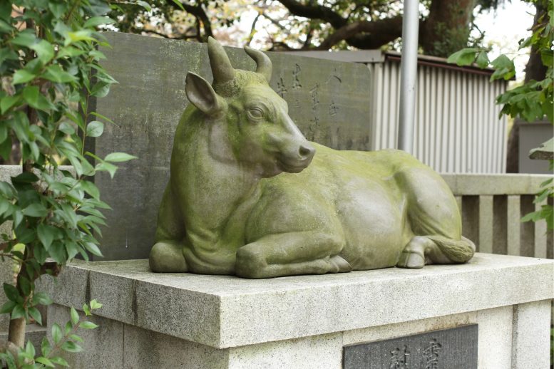 牛嶋神社 狛牛