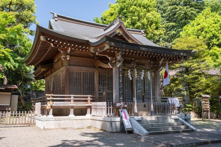 青渭神社 晴天の本殿