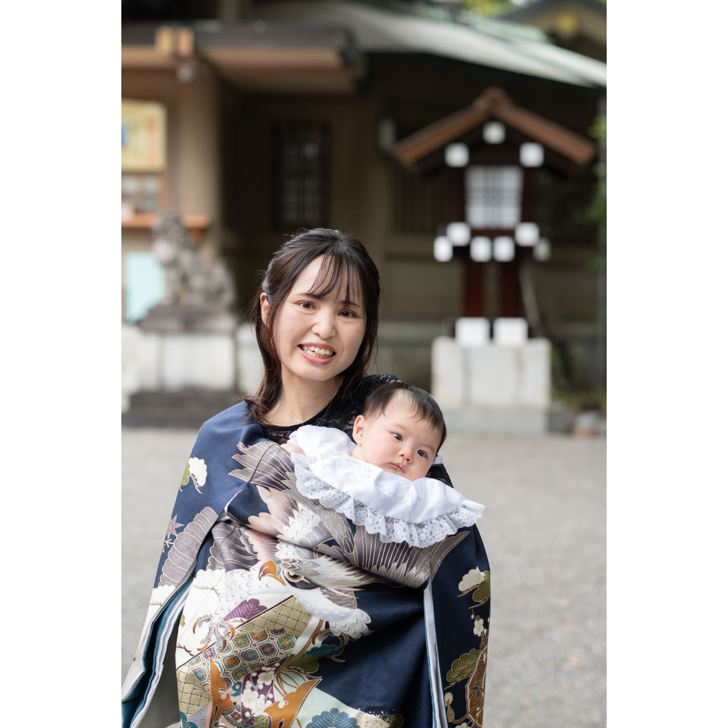東郷神社 ママとお子さんでお宮参りの記念撮影