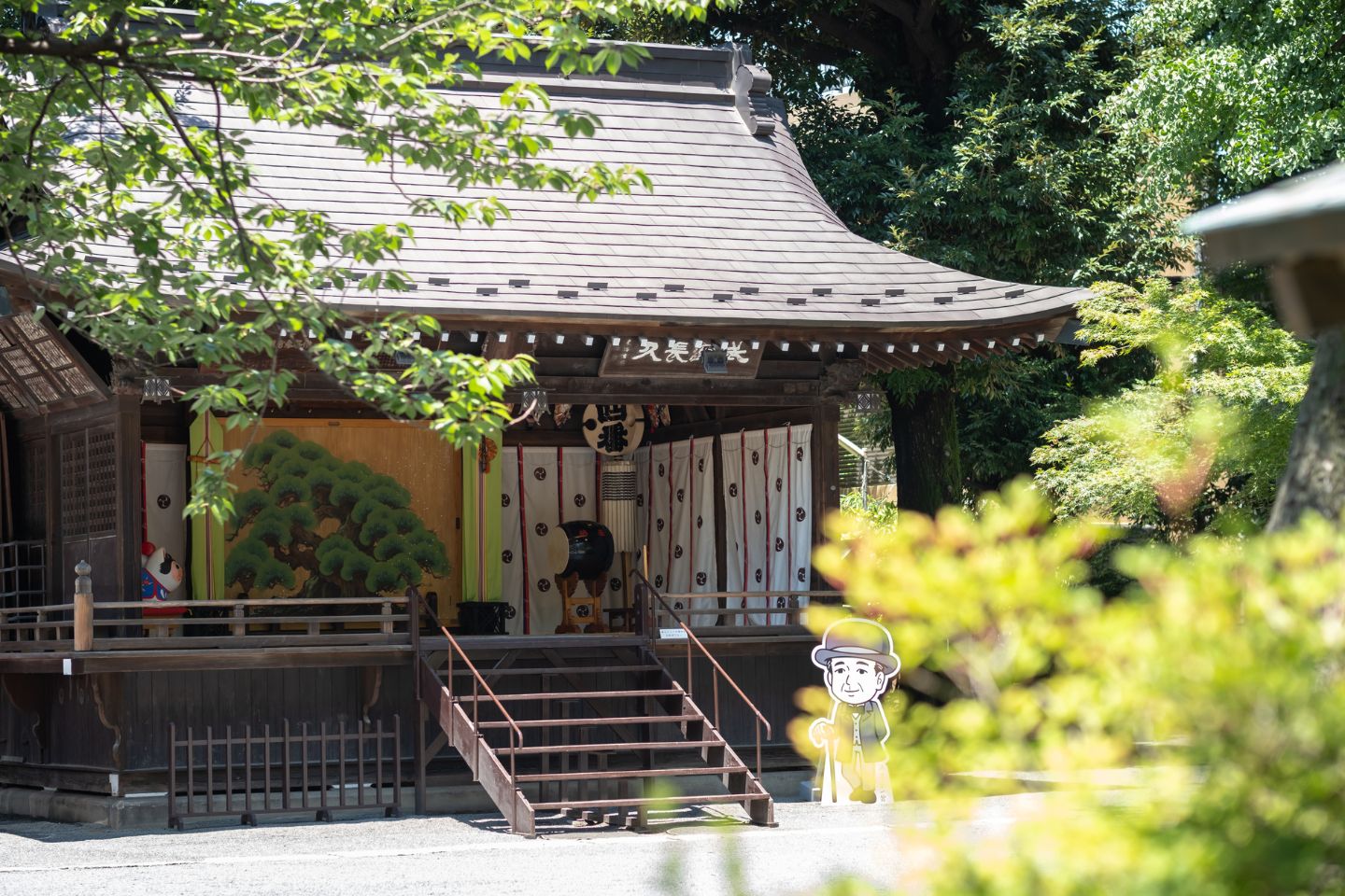 七社神社 舞殿