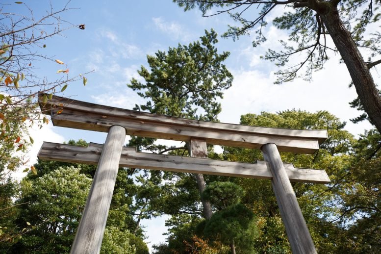 寒川神社 入口の鳥居