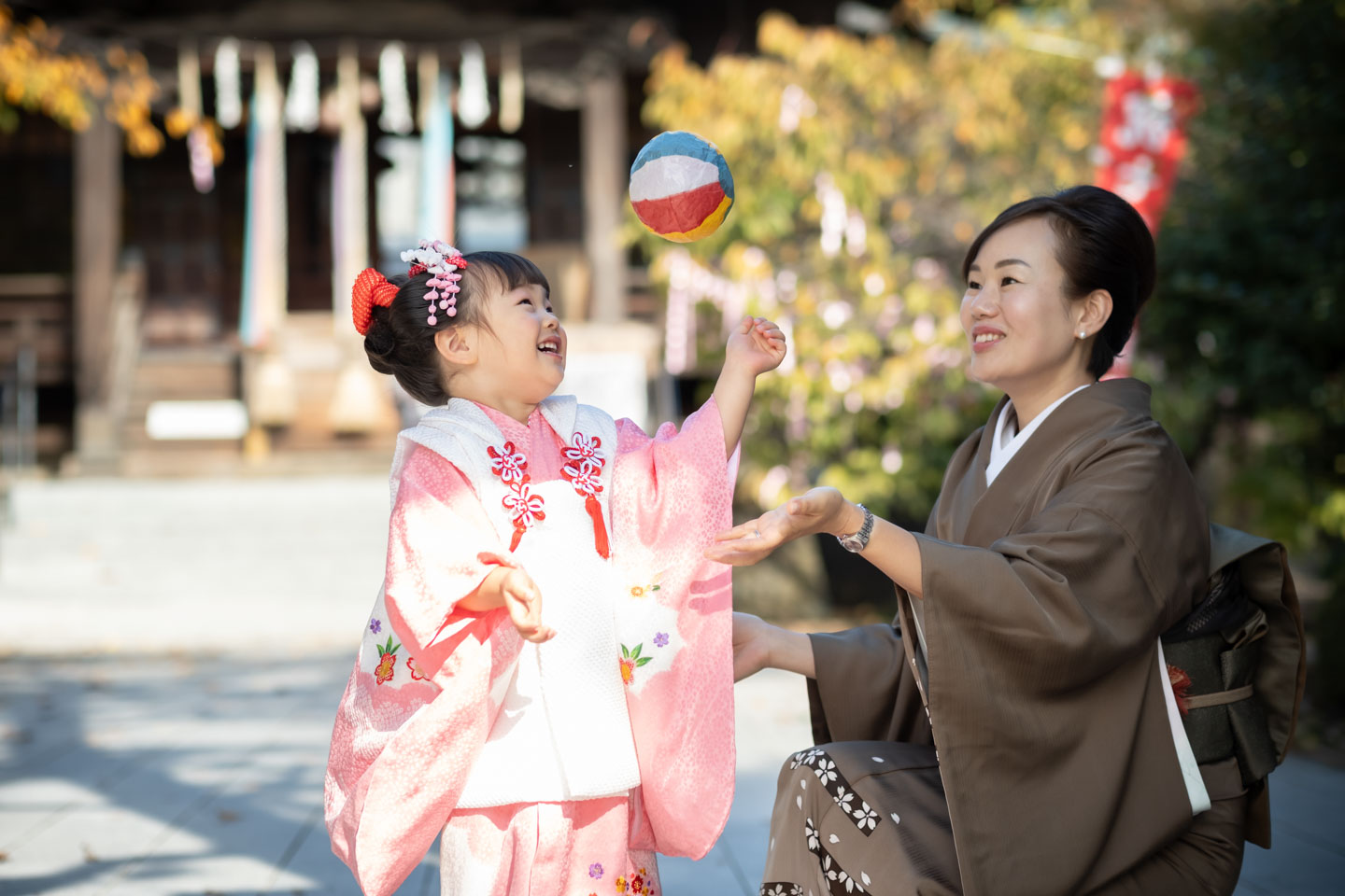 桜神宮 紙風船で遊ぶ