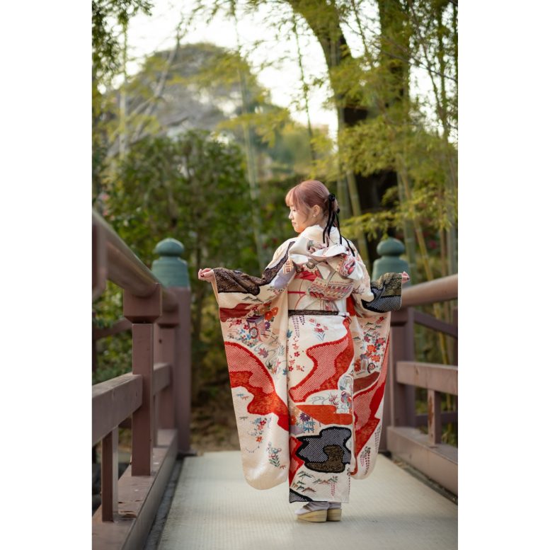 振袖 後ろ姿