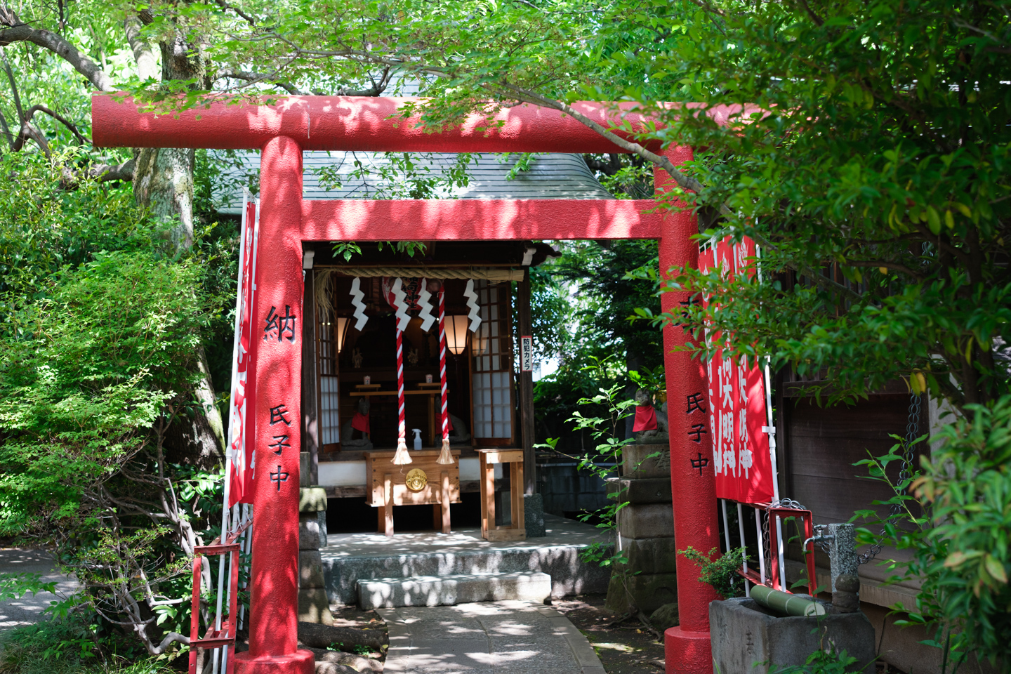 三谷八幡神社 赤い鳥居